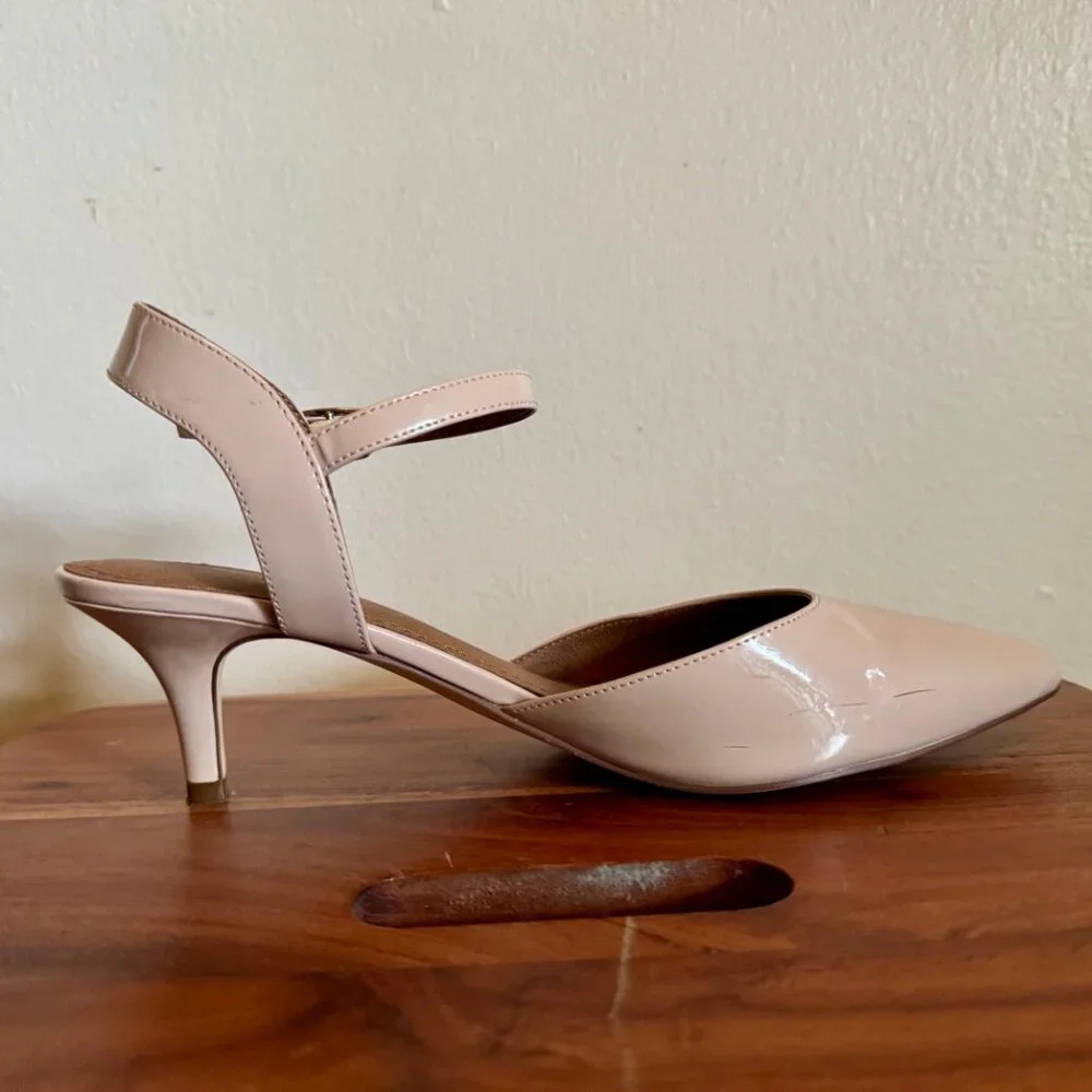 14th & Union Cream Patent Leather Pointed Toe Kitten Heel Slingback Heels 8M